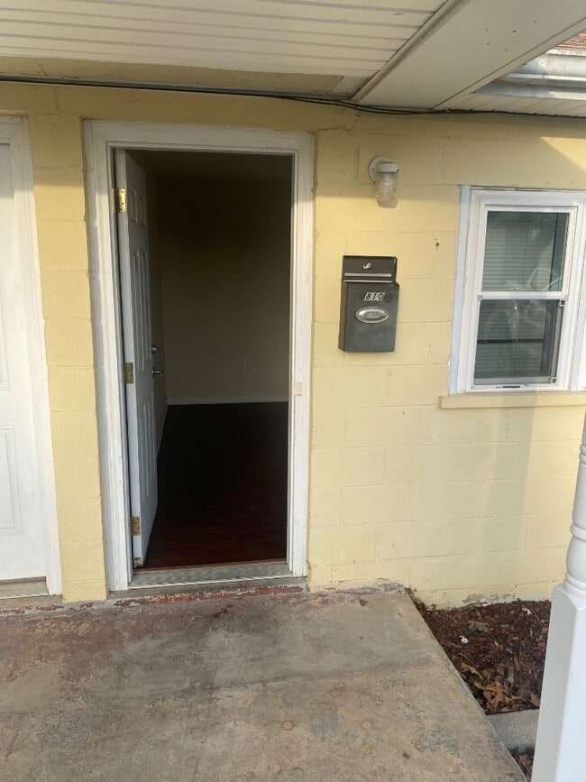 Photo - 1810 Ozone Ct