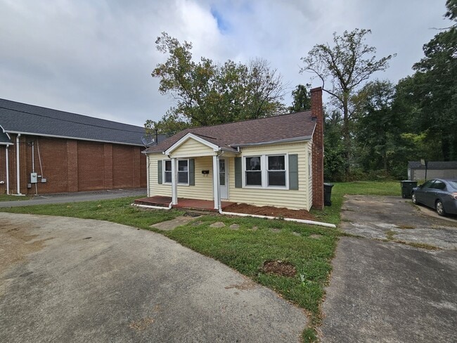 Photo - 808 E Main St