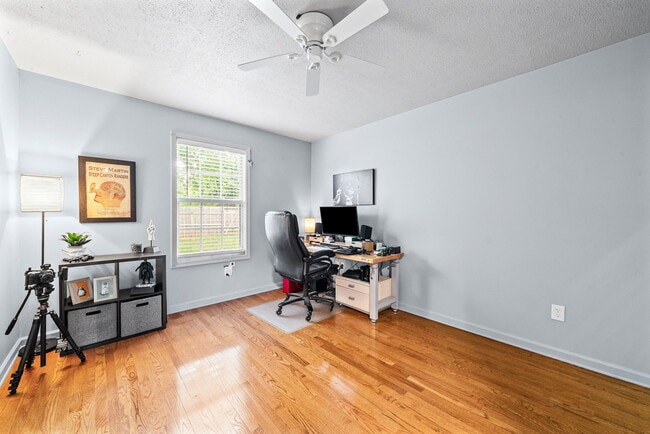 Photo - 302 Northwind Dr