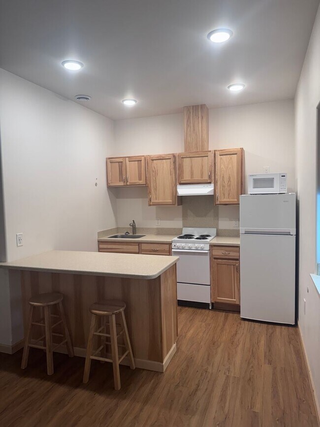 Building Photo - Lepus Ave -2028 -KR Unit #B