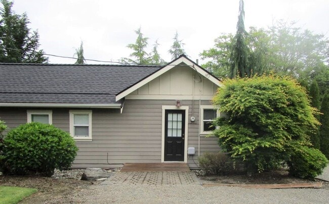 Building Photo - Charming 2-Bedroom Home in the Heart of Downtown Gig Harbor