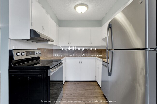 Well-Located 2-Bedroom Unit with Classic C... - Well-Located 2-Bedroom Apartment Unit with Classic C... Unit 12345 SW Hall Blvd -  29