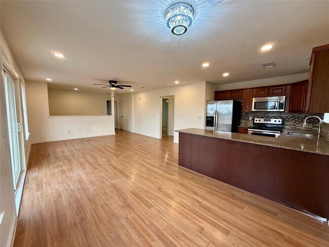 Photo - 21003 Boggy Ford Rd