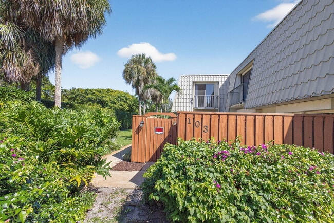 Photo - 1700 Embassy Dr Unit 103