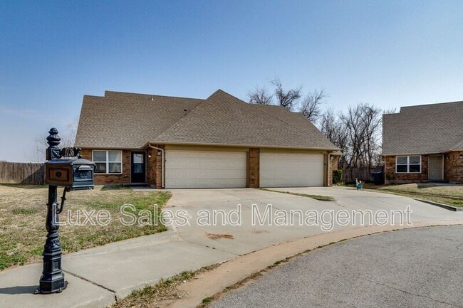 Photo - 1736 W Palm Pl