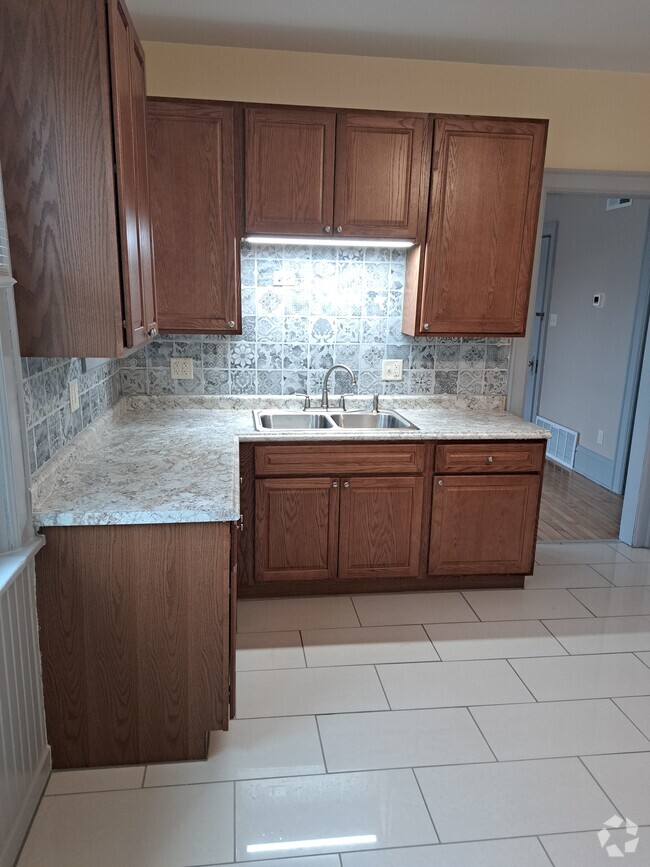 Building Photo - 303 E Lincoln Ave Unit 303 East Lincoln Avenue Rental