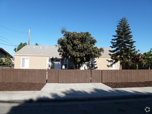Building Photo - e0011 Unit 785 Rental