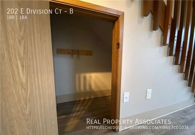 Photo - 202 E Division Ct Unit B