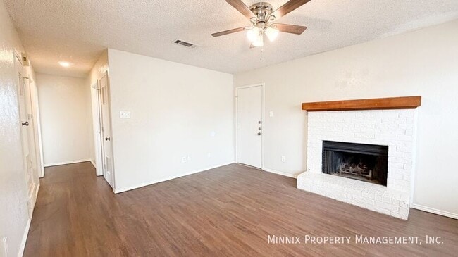 Photo - 9608 Elmwood Ave