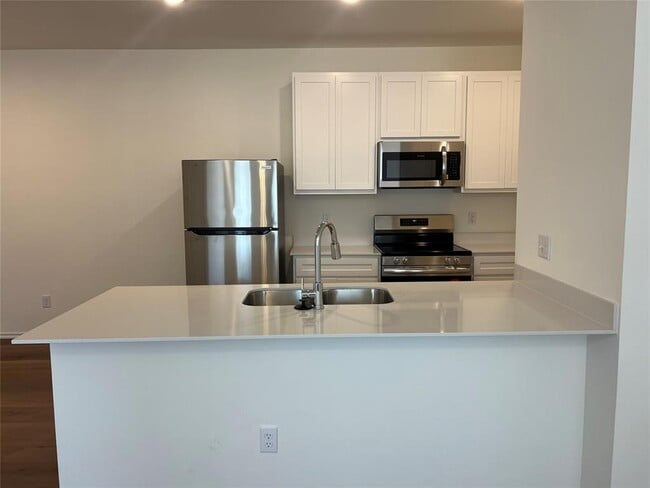 Photo - 302 Aaran Way