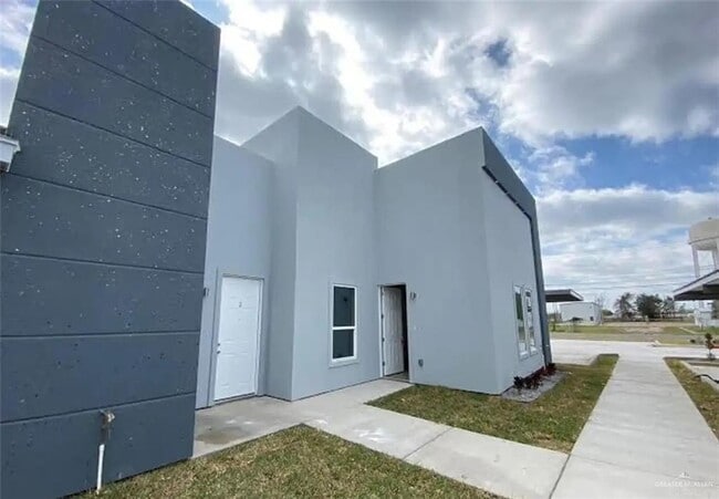 Building Photo - 13 Glasscock Unit 6