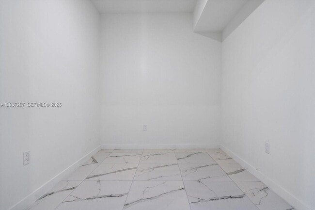 Photo - 420 SW 7th Ave Unidad 204