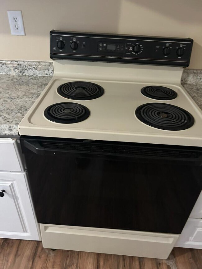 Photo - 3502 Penny St SW