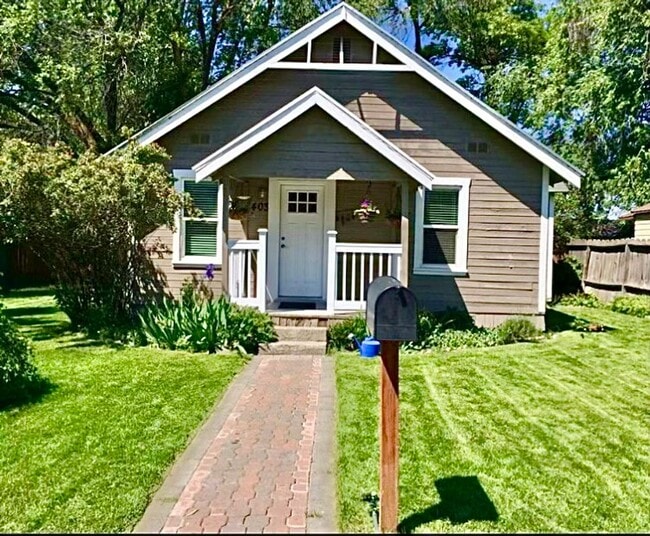 Building Photo - Charming Home near Downtown Ellensburg!