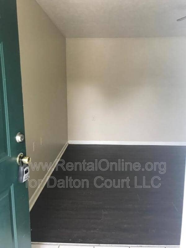 Building Photo - 5312 Milner Rd Unit 5N