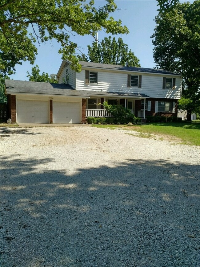 Photo - 1720 E Zion Rd