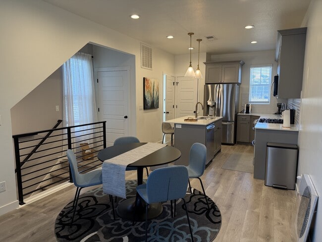 Building Photo - 11422 S Lake Run Rd