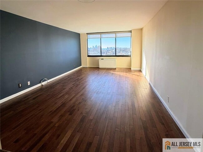 Building Photo - 770 Anderson Ave Unit 11C