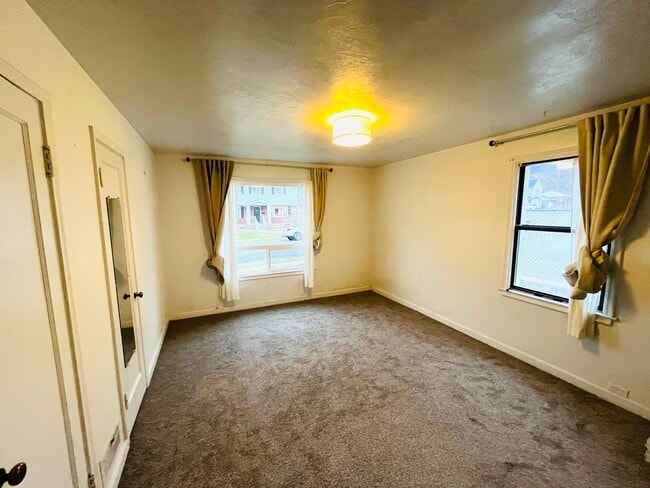 Photo - 170 E 1100 S