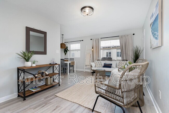 Photo - 909 Pacific Ave