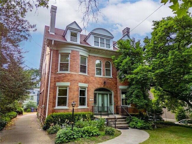Photo - 1084 Shady Ave