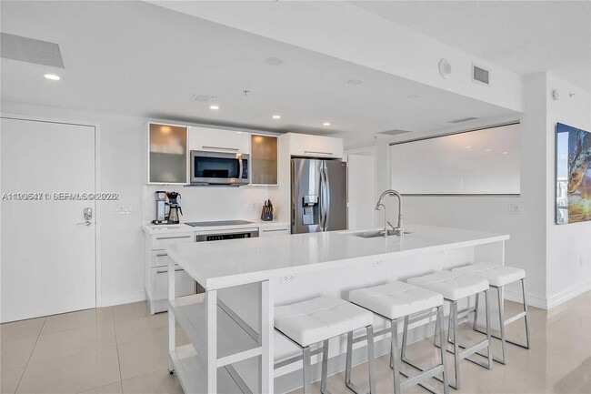 Photo - 185 SW 7th St Unit 3611