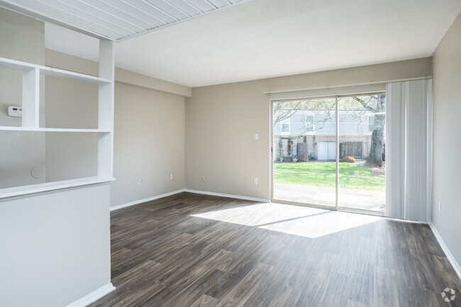 Interior Photo - 100 Regency @ Clemson Rental