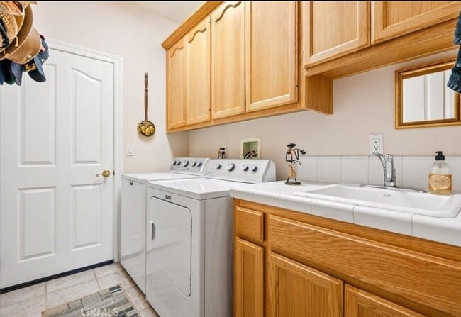 Photo - 758 Brahma St