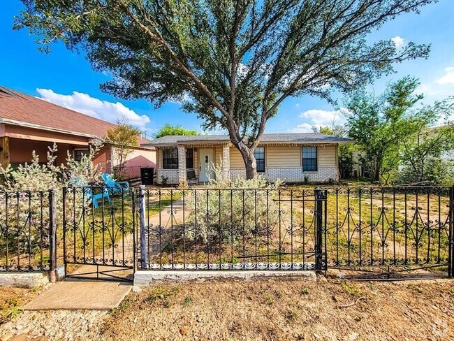 Building Photo - 1540 Valerie Dr Rental