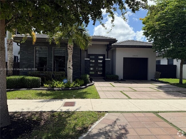 Building Photo - 13651 SW 158th Pl Rental