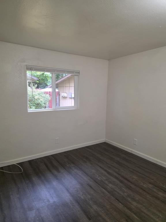 Photo - 1411 SW G St