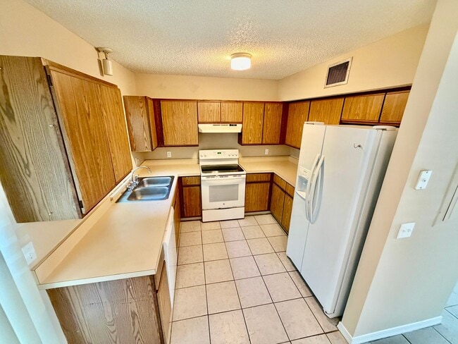 Photo - 2387 1st Ave