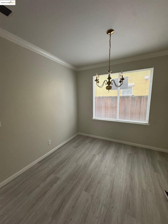 Photo - 68 Lexington Ct