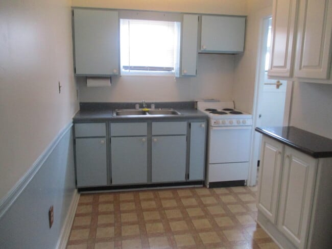 Building Photo - 551 E Miracle Strip Pkwy Unit 7 Rental