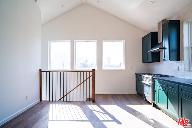 Building Photo - 401 1/2 Firmin St Rental