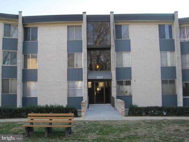 Building Photo - 2509 Baltimore Rd Unit 7 Rental