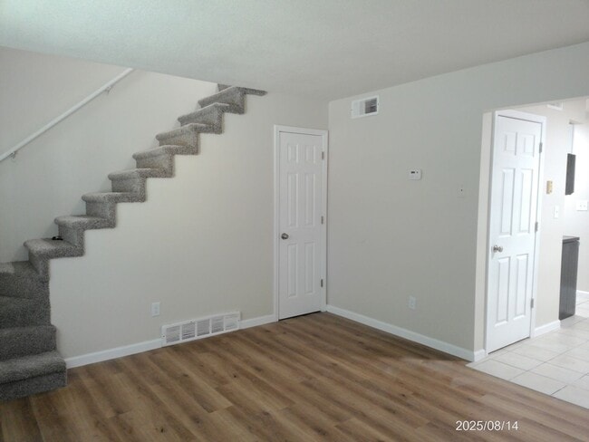 Building Photo - 713 N 6th St Unit 101