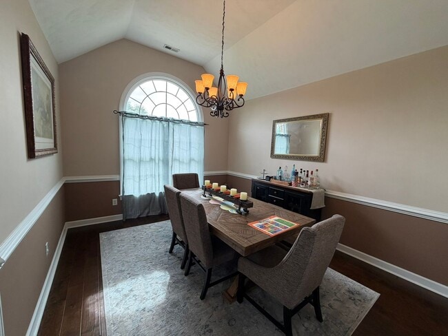 Photo - 4 Bed / 2.5 Bath Single Family Home