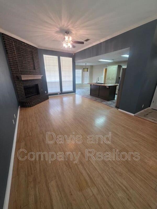 Photo - 5203 Canadian Ave