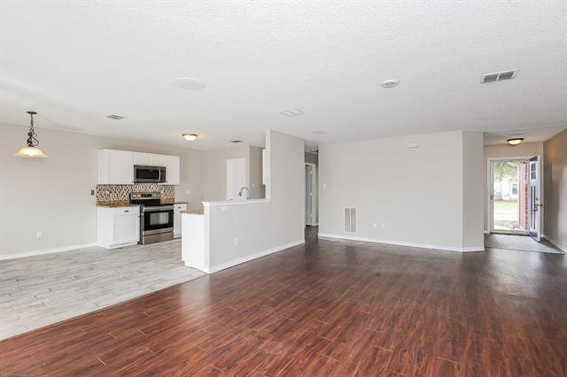 Photo - 1416 Starpoint Ln