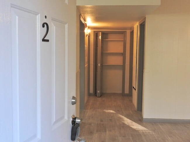 Photo - 408 E Coombs St