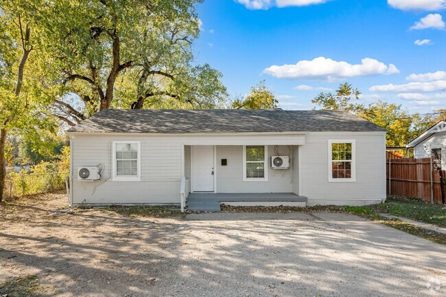 Building Photo - "Spacious 3-Bedroom Home in Fort Worth wit...