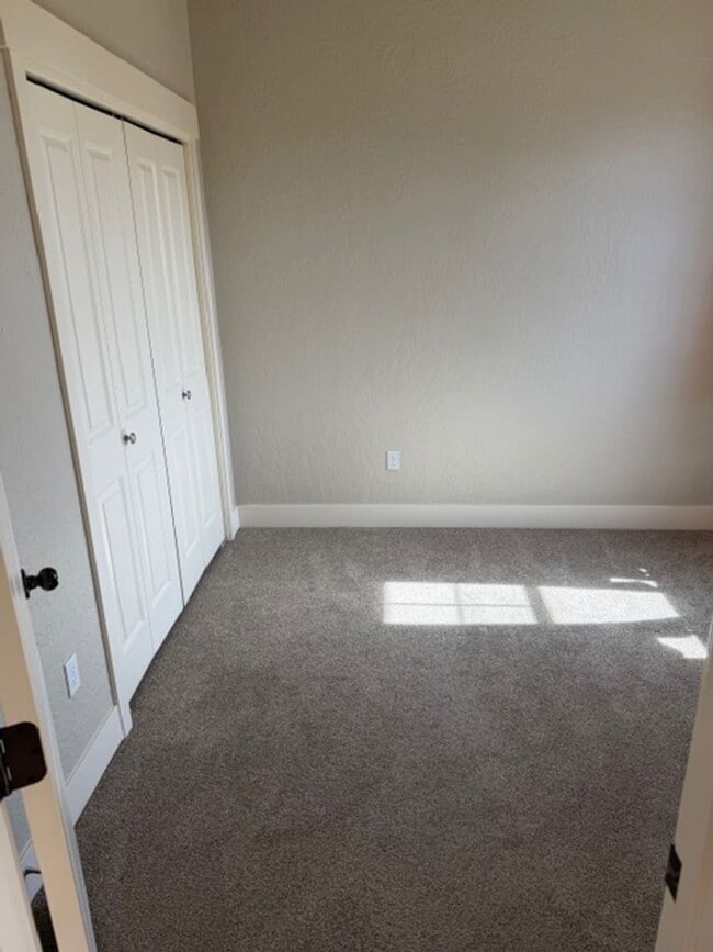 Photo - 5 bed/ 4 Bath Townhome in Cheney