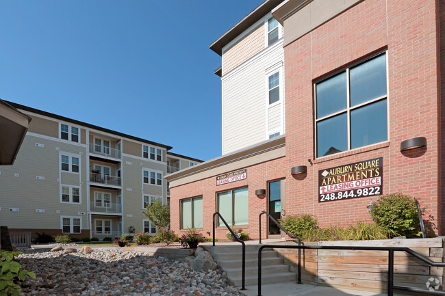 Auburn Square Apartments