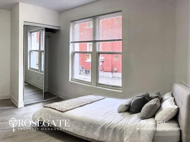 Photo - Spacious 3-Bedroom Main Level Apartment with 2 Parking Spaces – Welland Unit 1