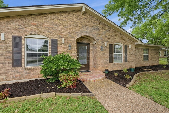 Photo - 2502 Turtle Creek Dr