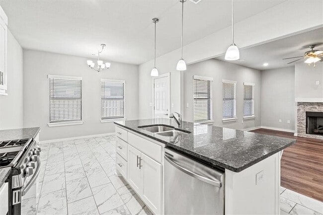 Photo - 200 Tricha Cir SW