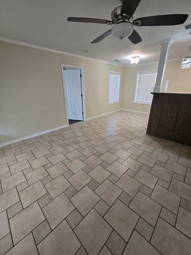 Photo - 207 Preston St