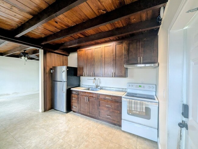 Photo - 321 SE 15th Ave Unidad A5