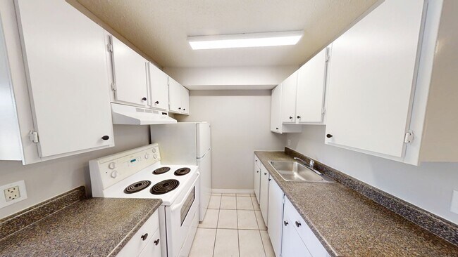 Photo - 10028-10105 105 Ave Unit 2